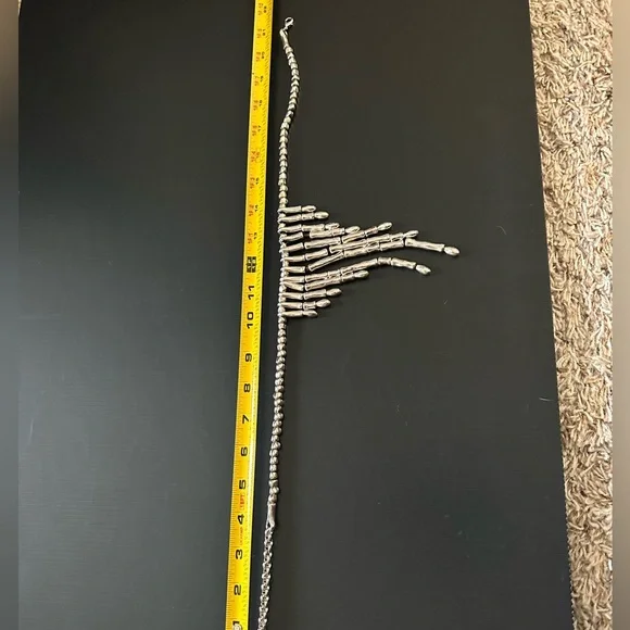 UNO de 50 Long Silver "Esta La Tita" Necklace - Picture 7 of 9